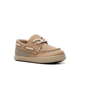 Used like new, no flaws. My son only used it once. Size 4M (Little Boy)